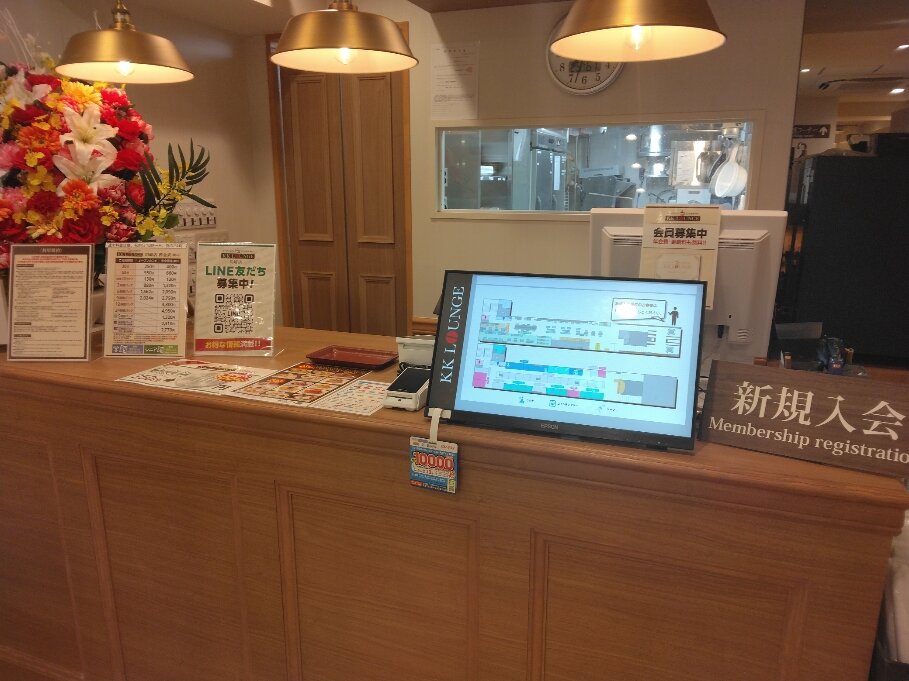 在庫複数 店舗 テーブル 飲食店 カフェ スナック カラオケ ラウンジ キャバ 本日も21時〜深夜2時まで営業致します！！🫶🏻 寒くなって来まし